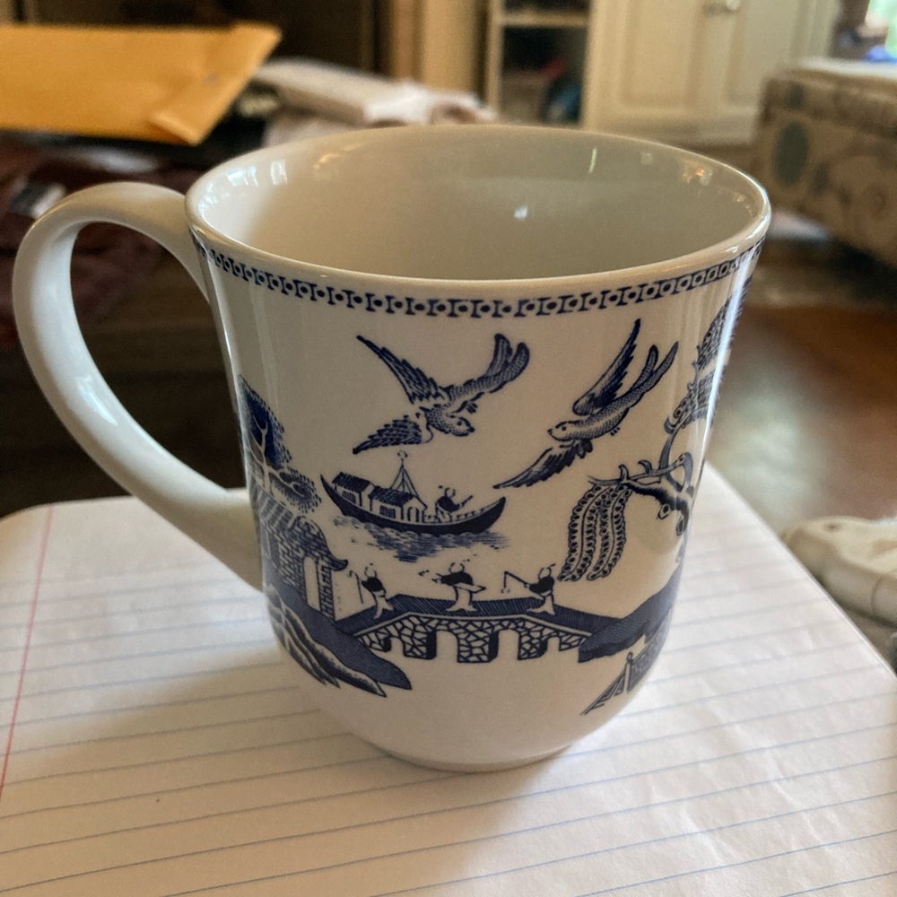Willow Blue and White Ceramic Mug. Excellent condition. Made in England.